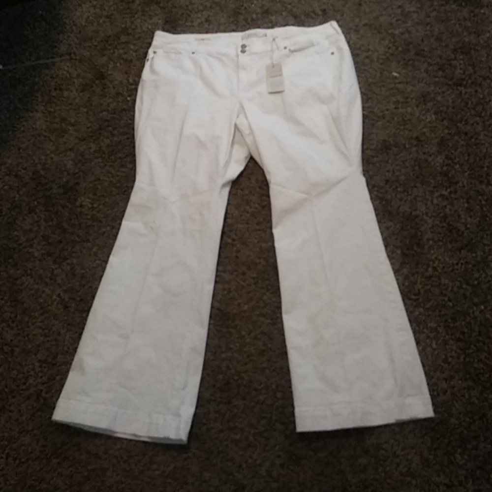 Torrid Flare Jeans - gently used, only worn a few times. They are “tall”.